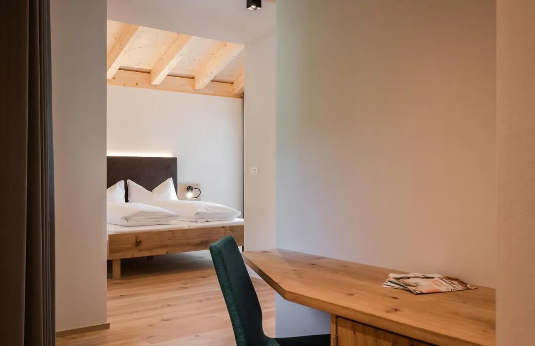 Aparthotel Abiná Lana Höhe-1