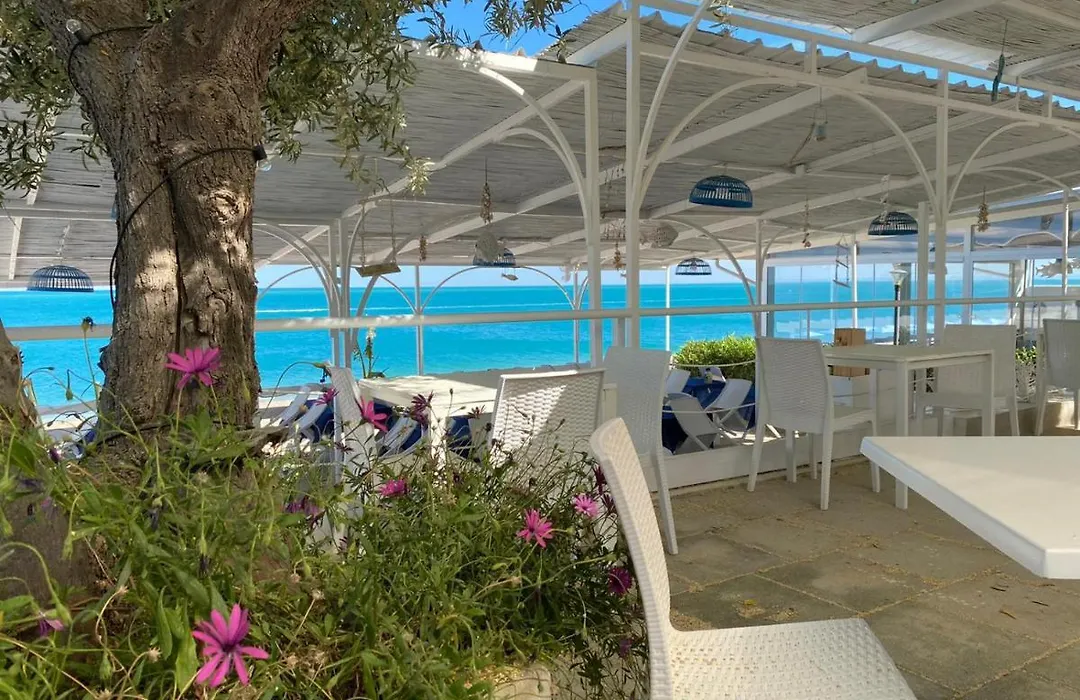 B&B direttamente sul mare da Antonino-1