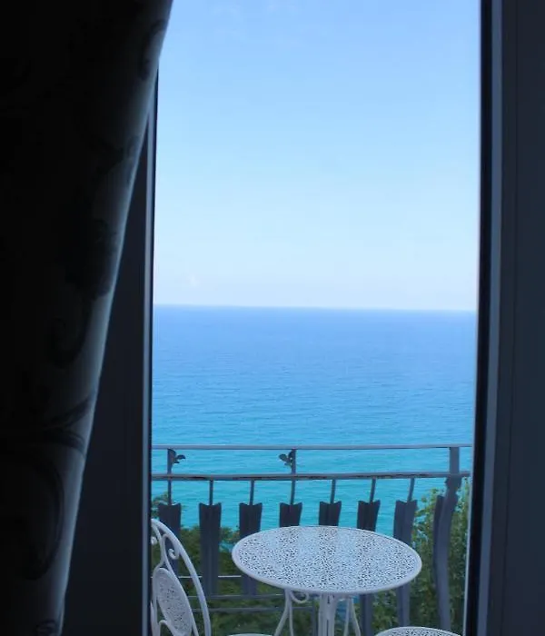 Ellysblue-1