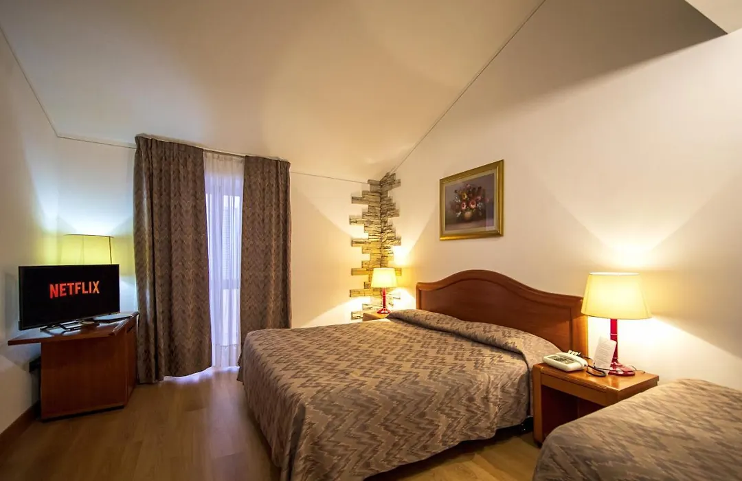Intra Hotel-1