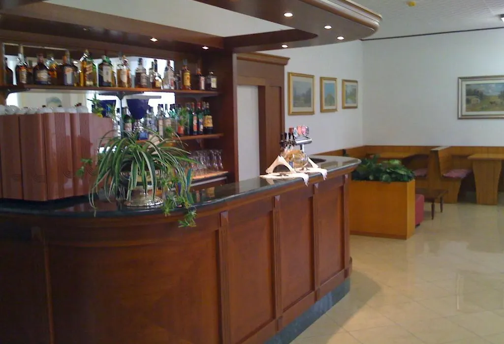 Hotel Fabio-1