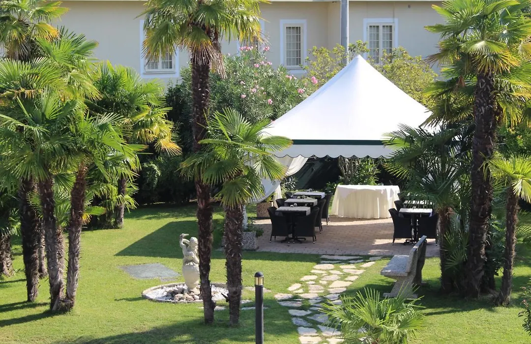 Hotel Dolomiti-1