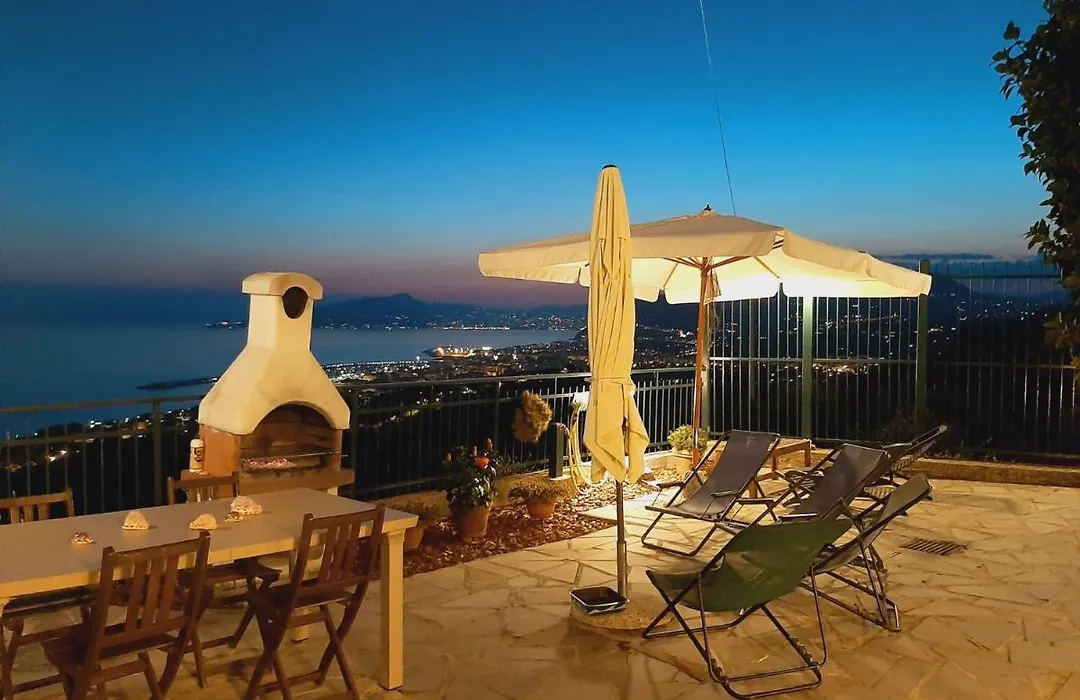 Sarina House Ocean View-1