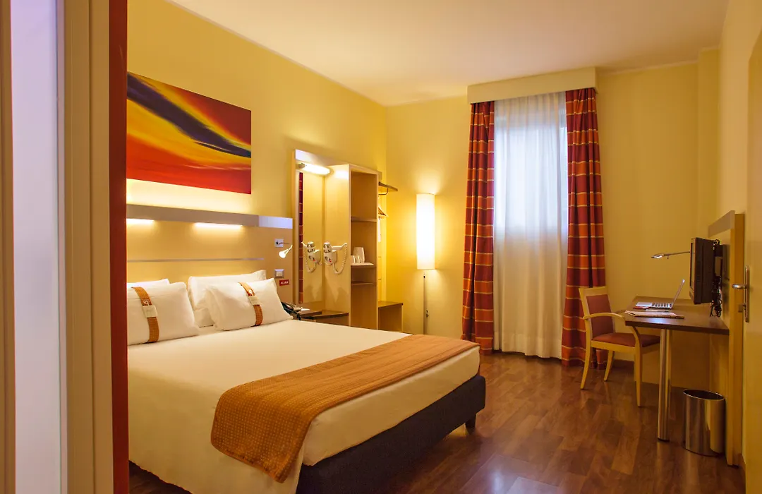Holiday Inn Express Milan-Malpensa Airport By Ihg-1