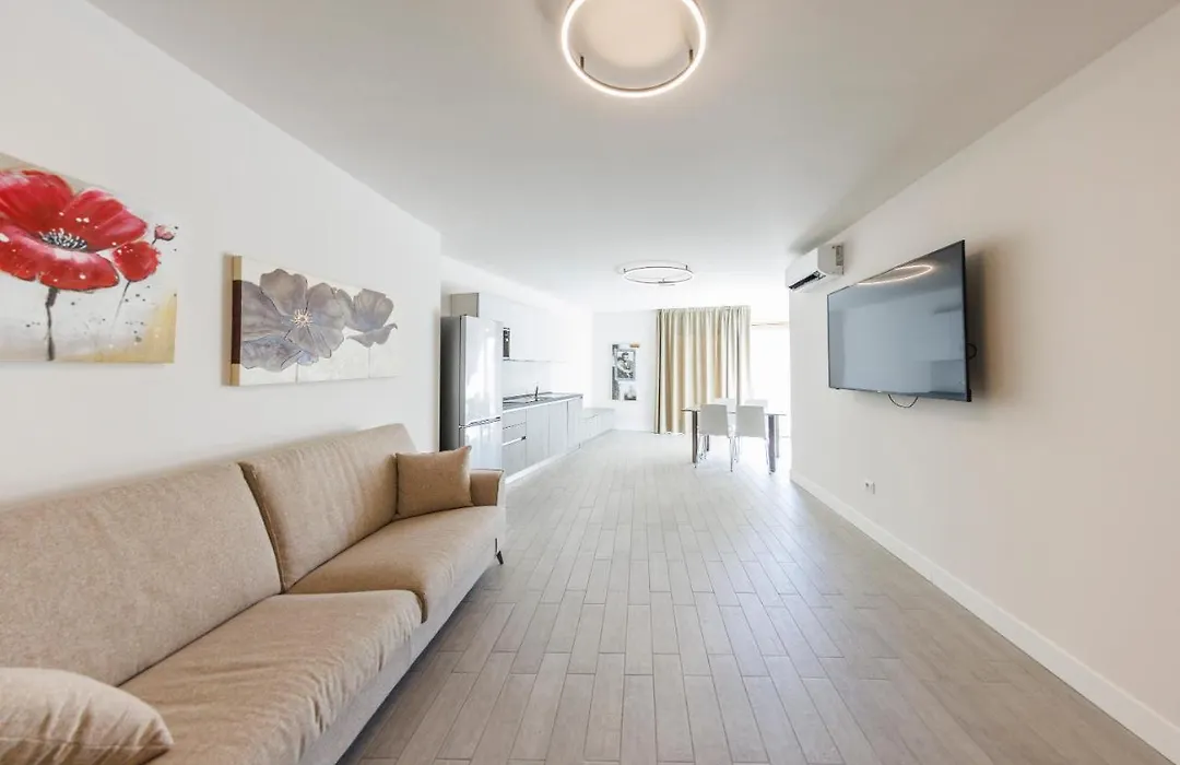 Exclusive Suites Riva-1