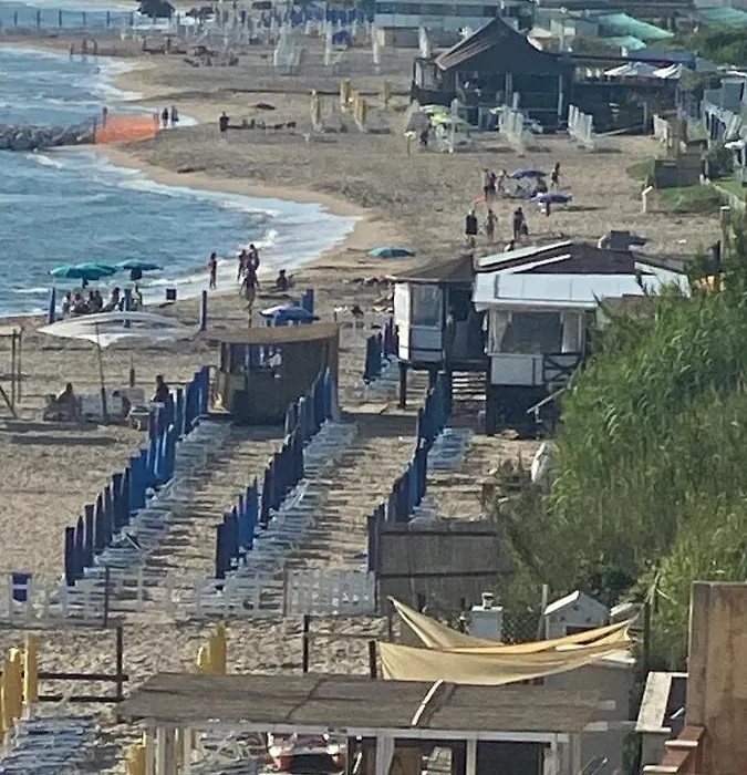 Villetta delle sirene sul mare di Anzio-1
