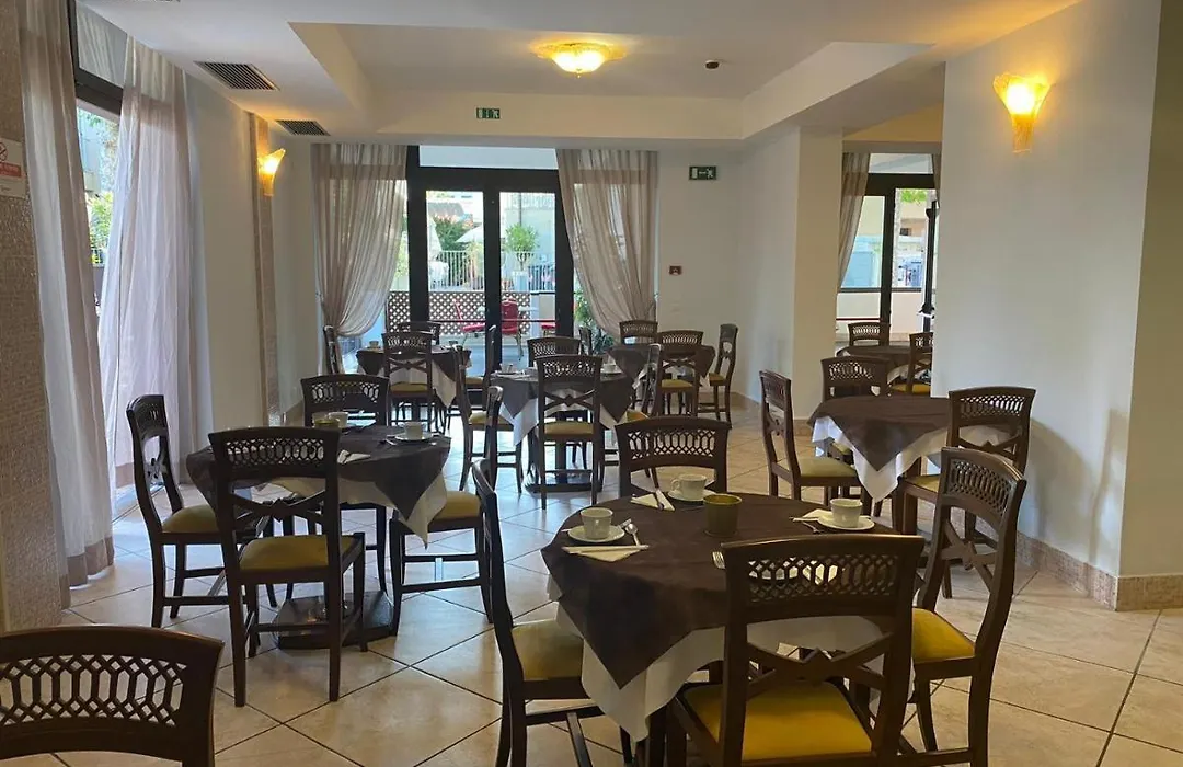 Albergo Etico Cesenatico-1