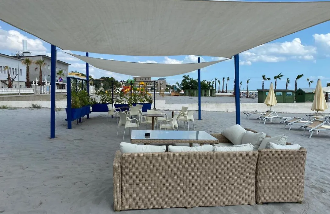 Hotel Spiaggia Villa Paola-1