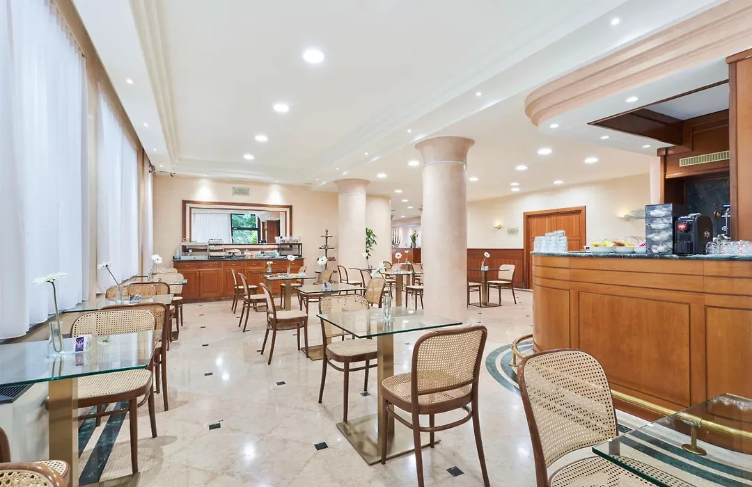 Hotel Cyrano-1