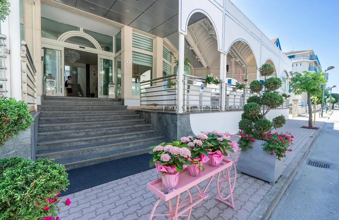 Hotel Montecarlo-1