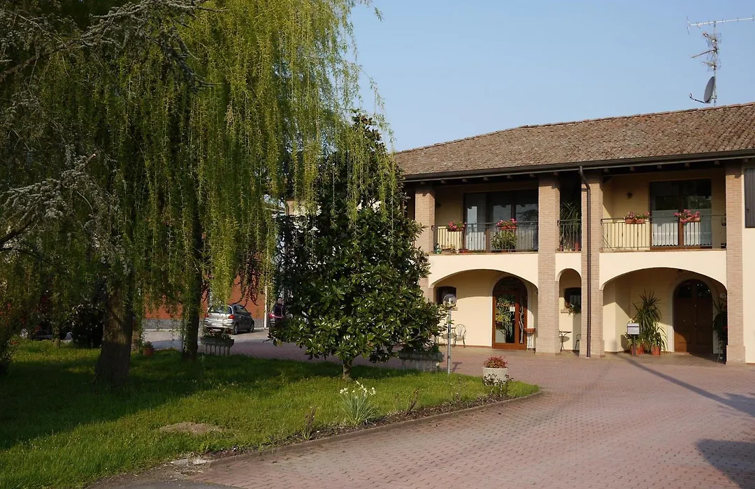 Agriturismo Mongiorgi I Salici-1