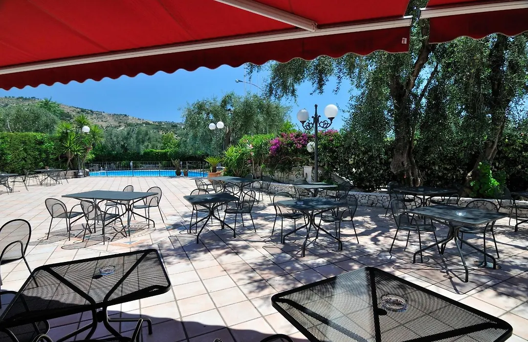 Hotel Apeneste-1