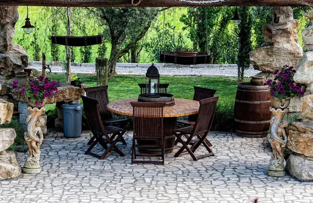 Il Giardino dei Flintstones B&B-1