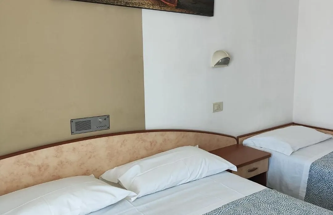 Hotel Villa Lina-1