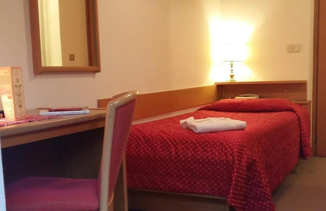 Hotel Cristallo-1