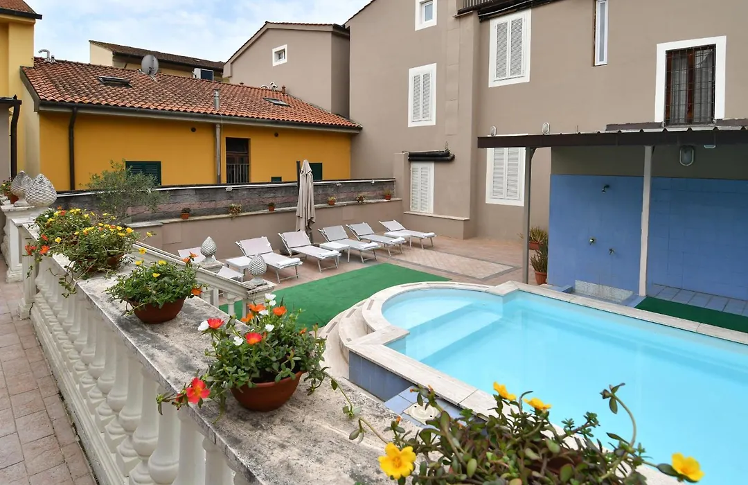 Hotel Innocenti-1
