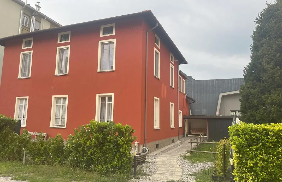 B&B Red House-1