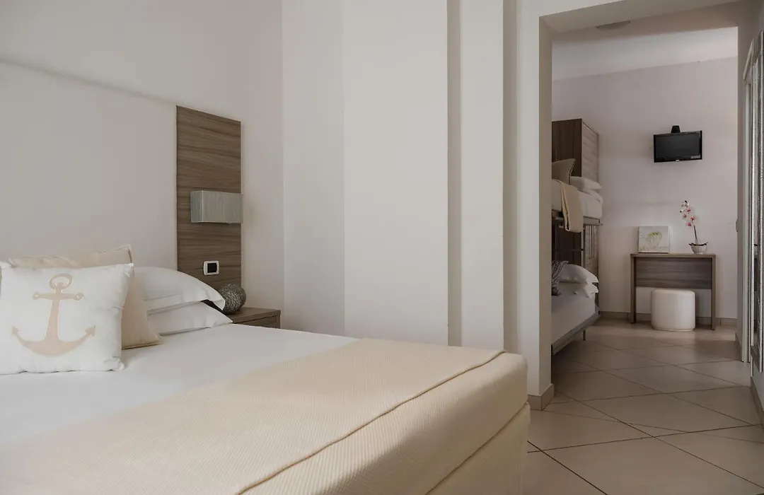 Hotel Embassy-1