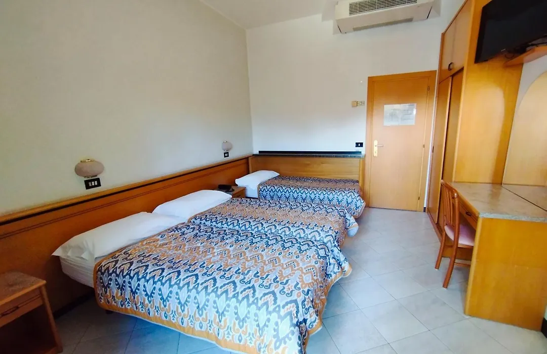 Hotel Excelsior-1