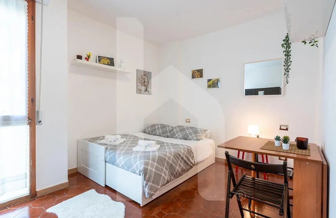 Homiday - Il Giardino --1 min Ospedale Cisanello--AEROPORTO FREE PARKING---1