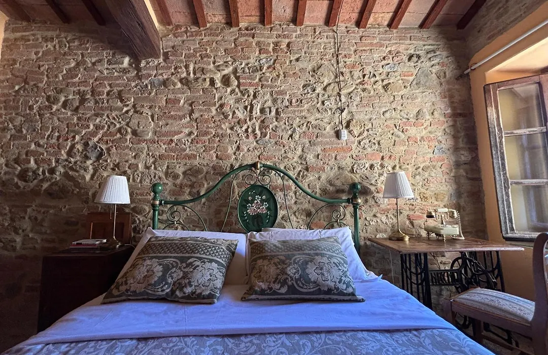 Perugia Farmhouse-1