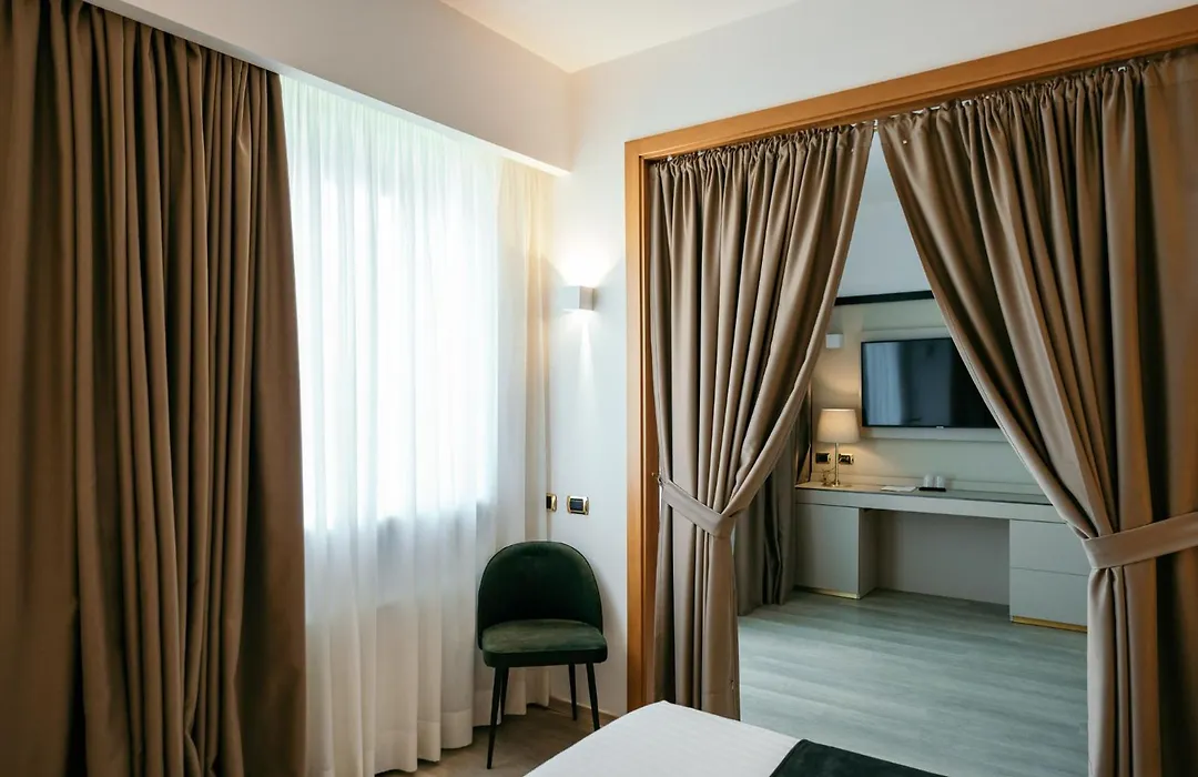 Grand Hotel La Chiusa Di Chietri-1