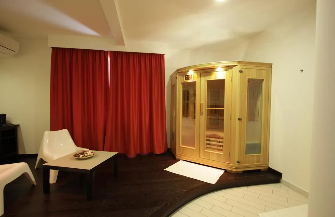 Hotel Paradise Airport-1
