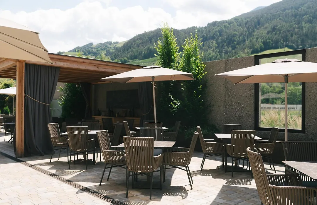 Weingut&Genusshotel Spitalerhof Superior-1
