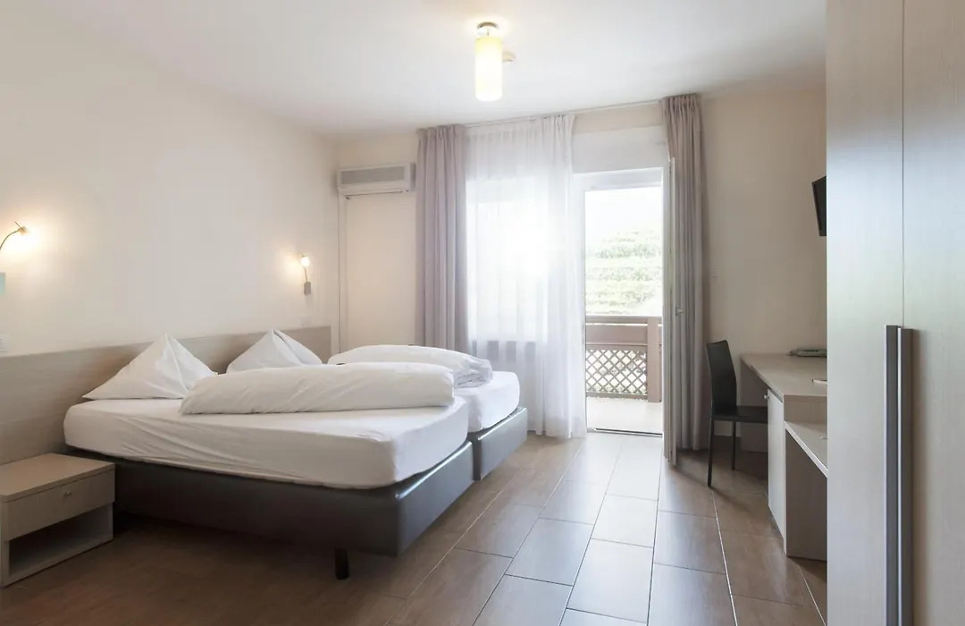 Hotel Weingarten-1