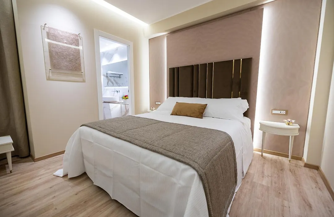 Hotel Montreal-1