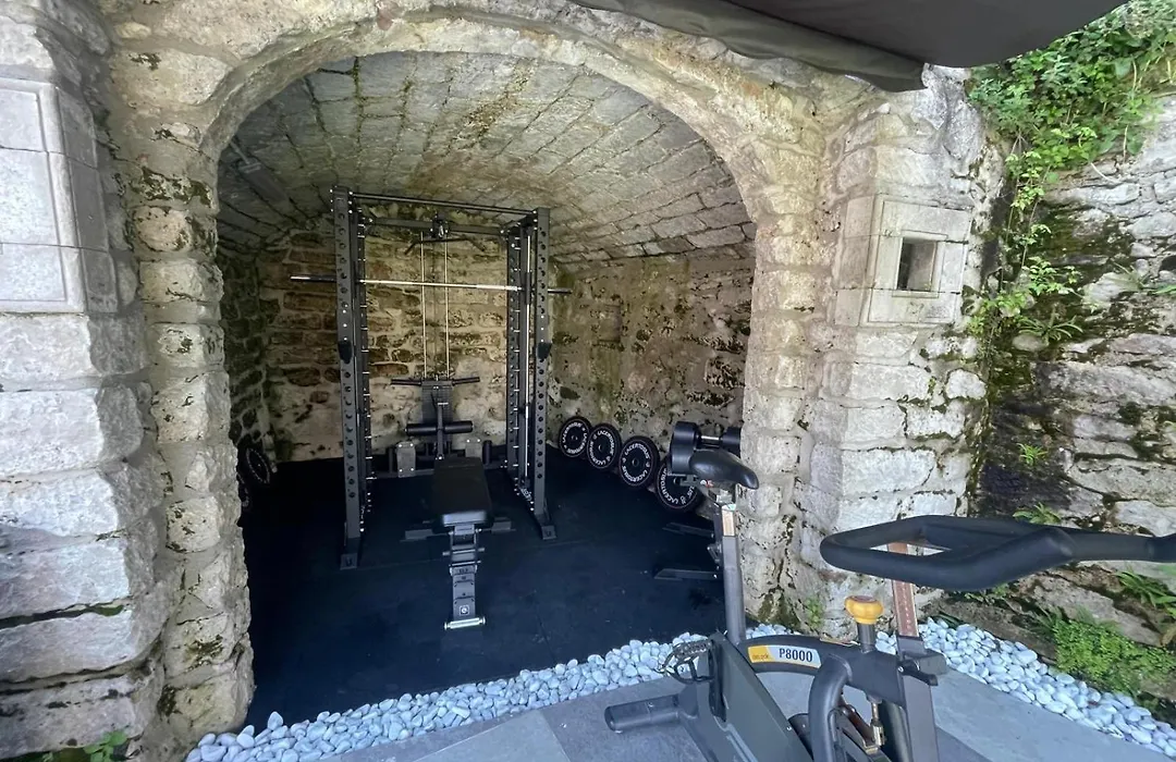 Residence Zangirolami - Luxury Garden And Balcony Apartments-1