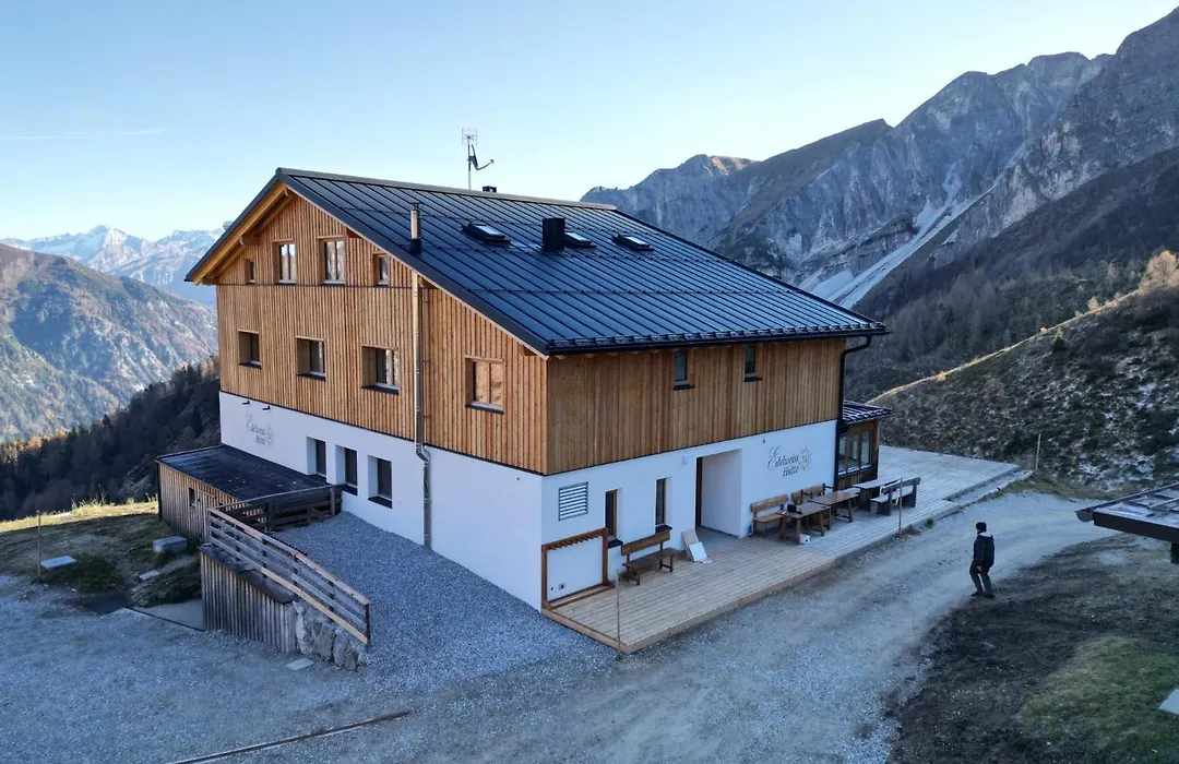 Berggasthaus Edelweisshütte Ladurns-1