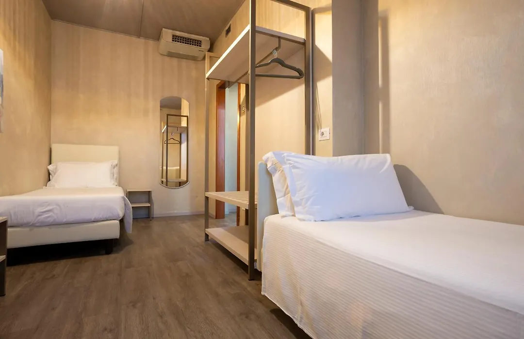 Hotel Embassy-1