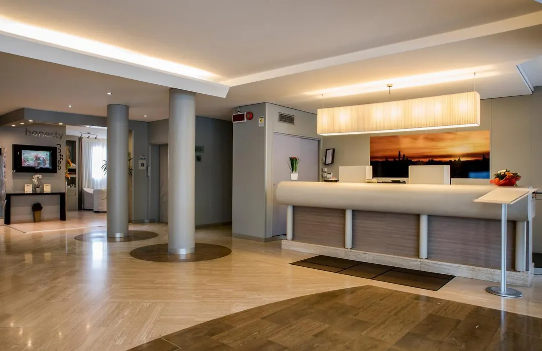 Hotel Executive-1