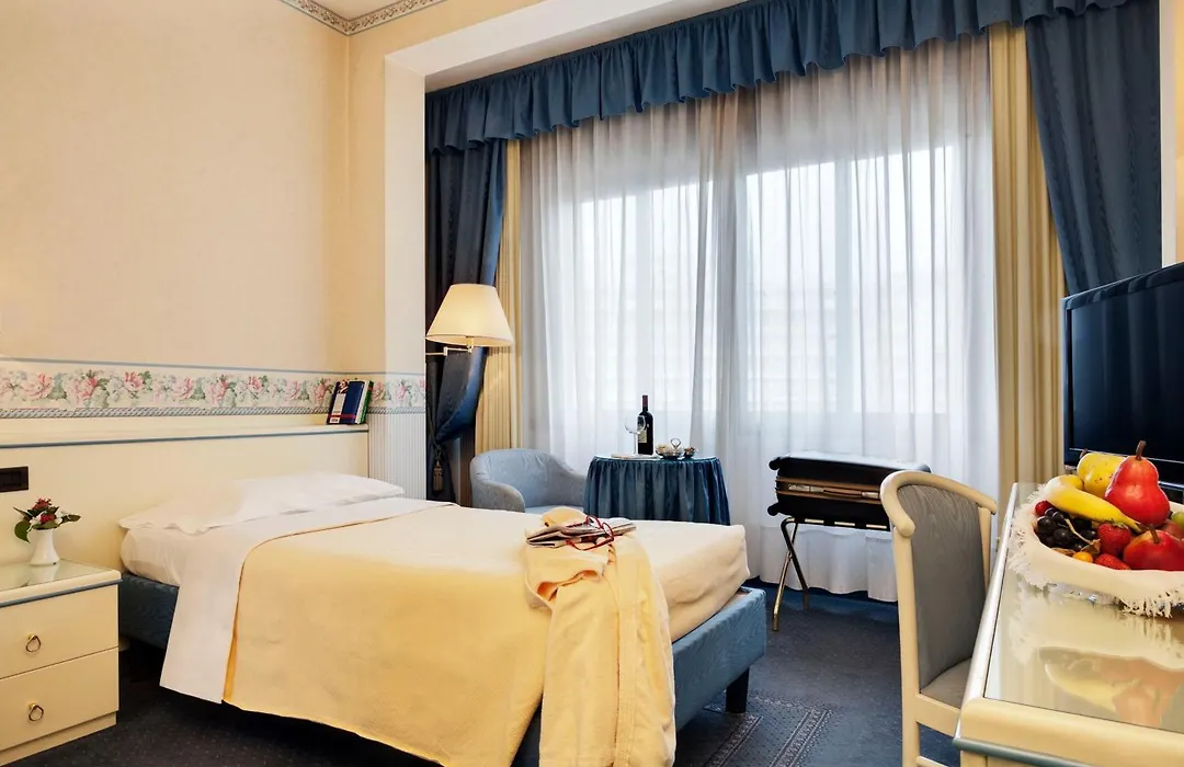 Hotel Bristol Buja-1