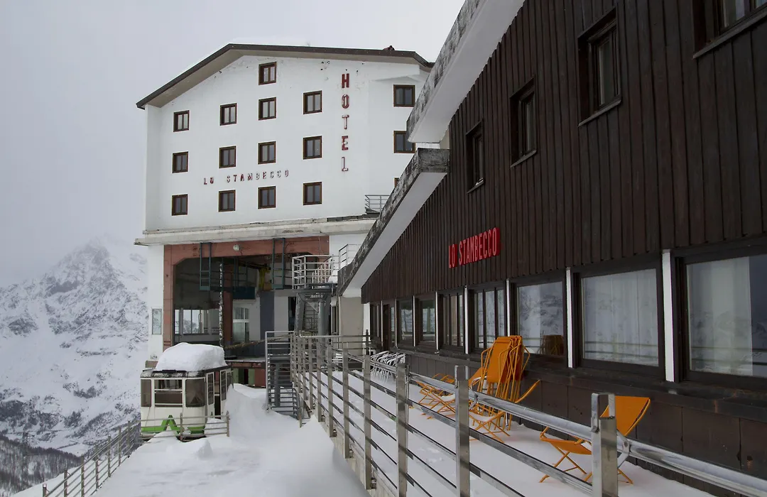Hotel Lo Stambecco-1