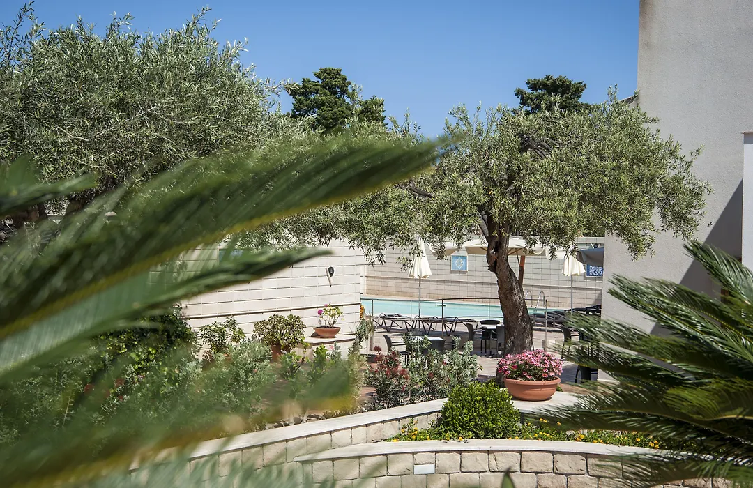 Hotel Baia Del Capitano-1