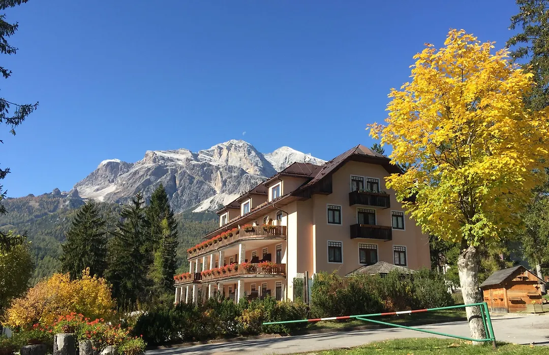 Boutique Hotel Villa Blu Cortina D'Ampezzo-1