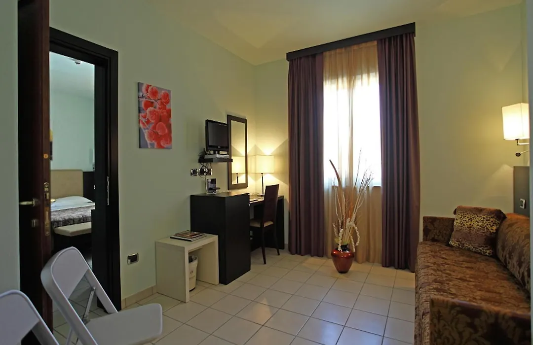 Euro Hotel-1