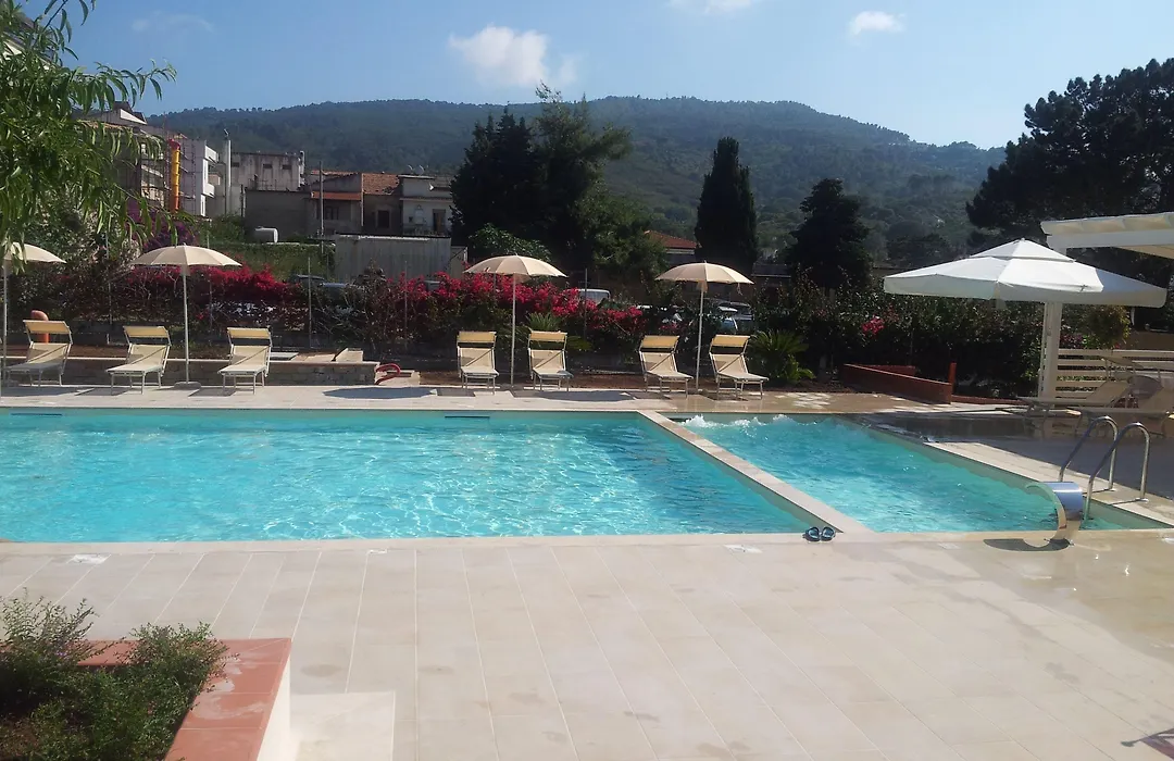 Hotel Mareluna-1