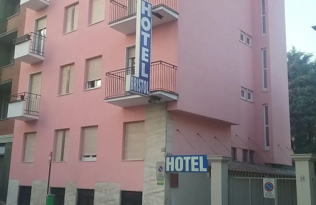Hotel Bristol-1