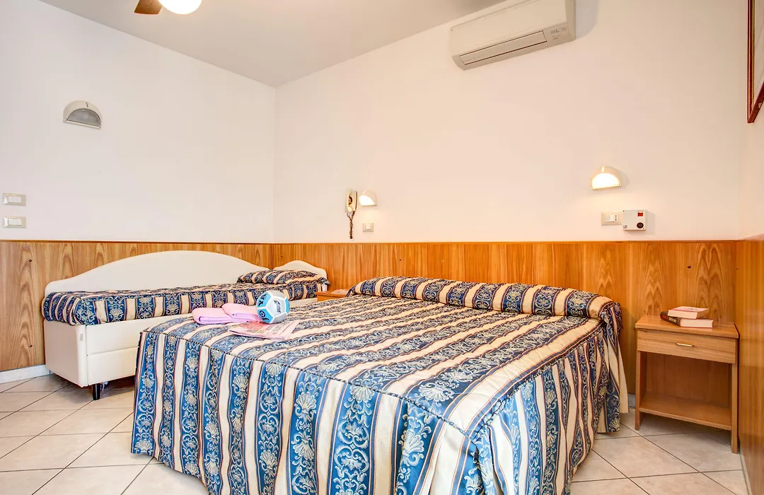 Hotel Genzianella-1
