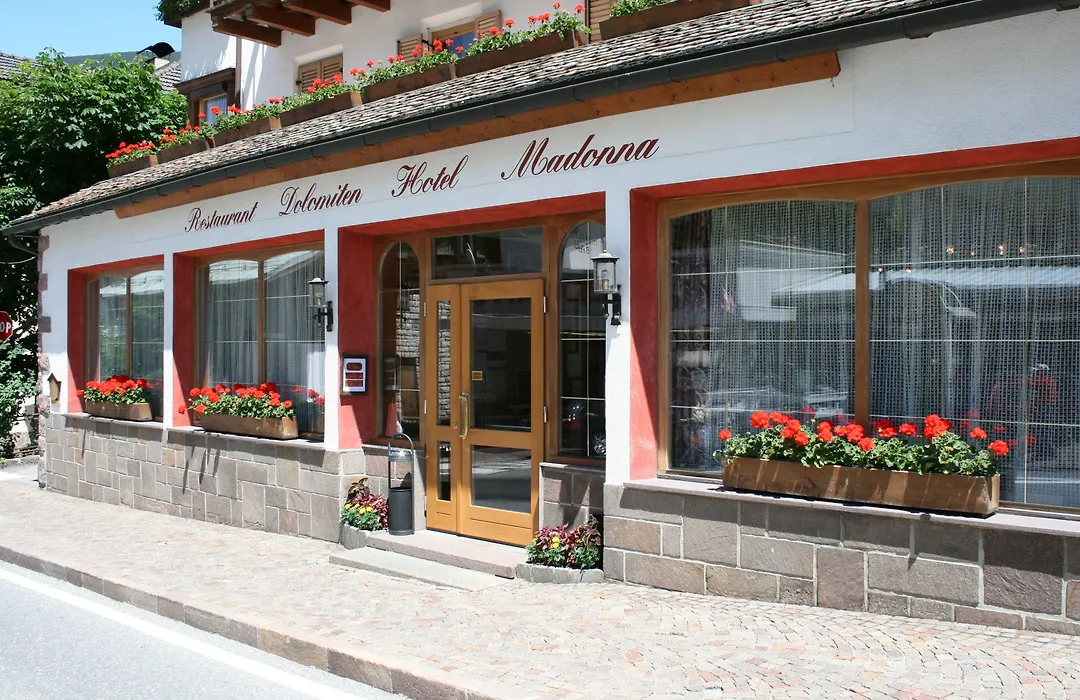 Hotel Dolomiti Madonna-1