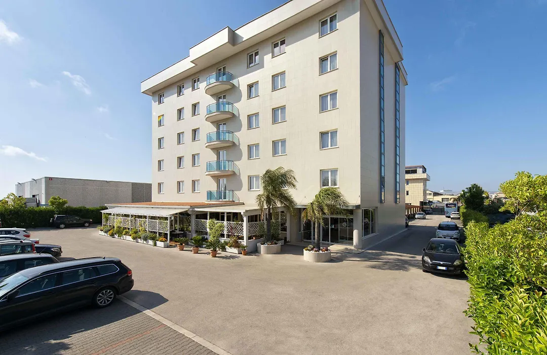 Simon Hotel-1