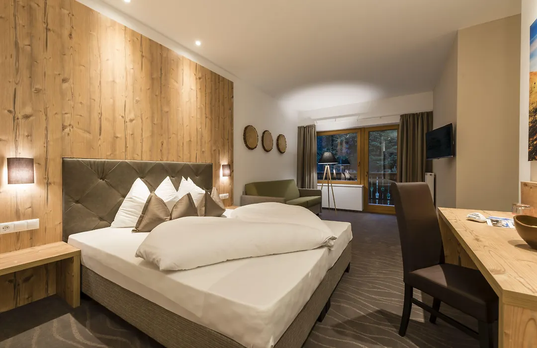 Hotel Rosengarten-1
