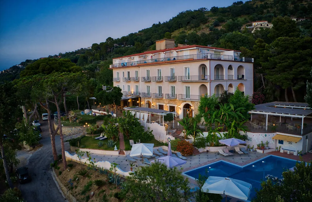 Hotel Garden Riviera-1