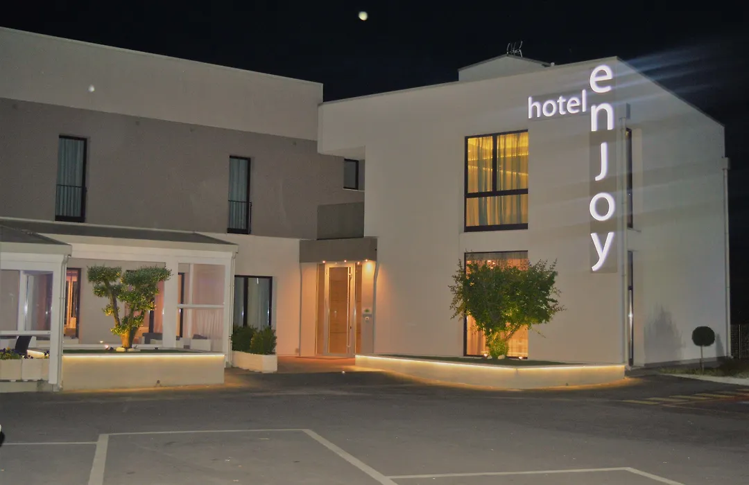 Hotel Enjoy-1