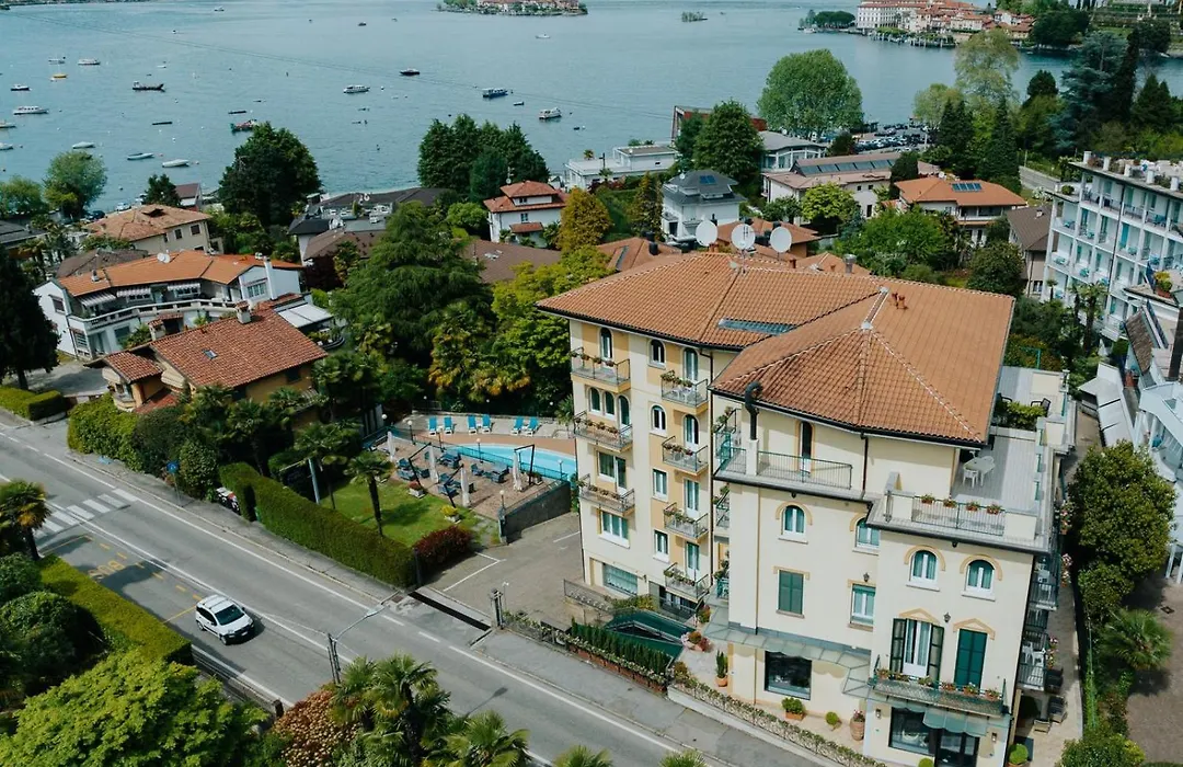 Hotel Flora-1