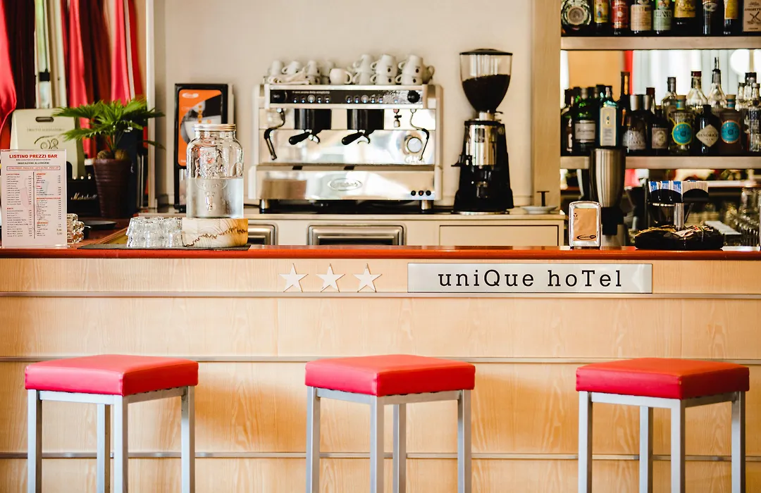 Unique Hotel-1