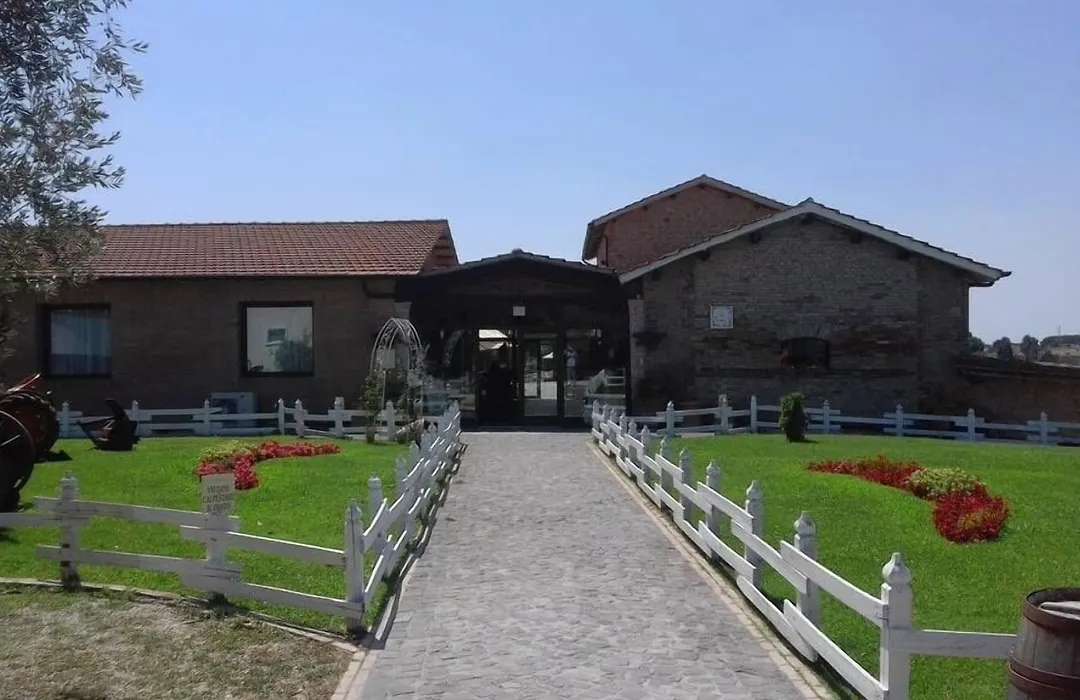 Il Borgo Ariccia Resort Agriturismo-1